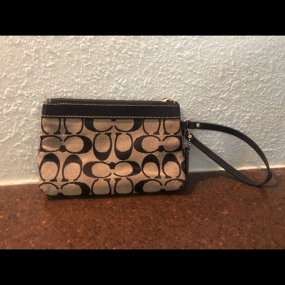 Gently used Authentic Coach wristlet - Picture 4 of 4